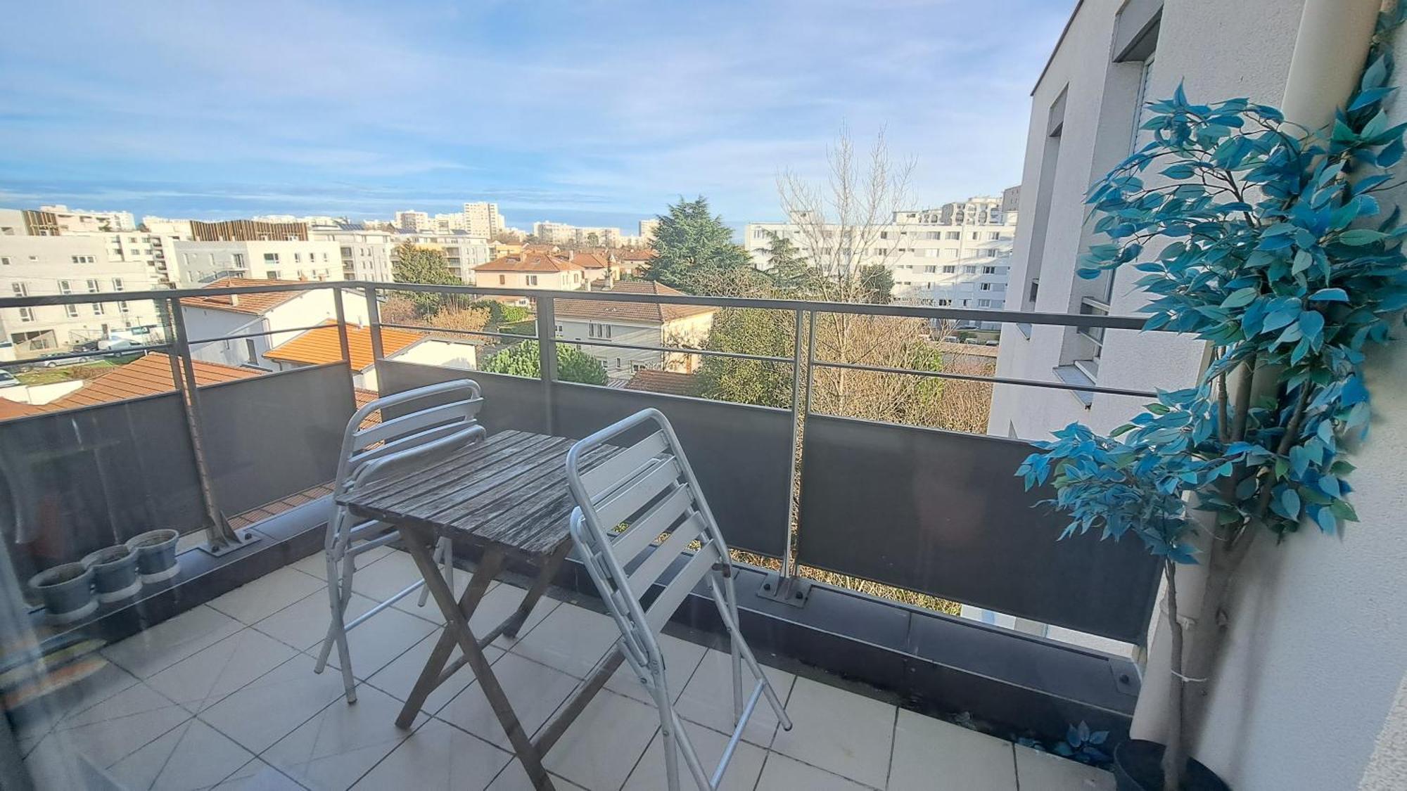 Appartement Cosy 3 Pieces Avec Garage Privatif Saint-Priest  Bagian luar foto