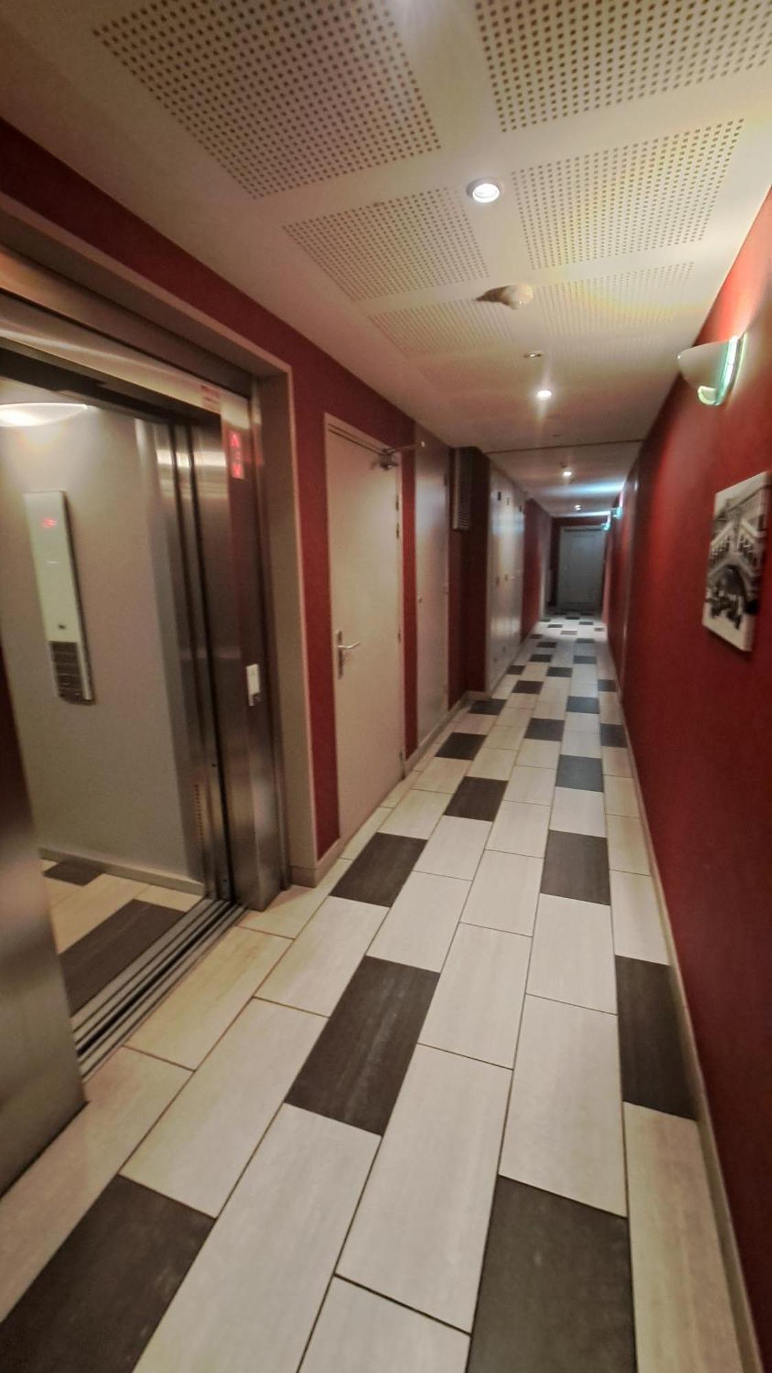 Appartement Cosy 3 Pieces Avec Garage Privatif Saint-Priest  Bagian luar foto